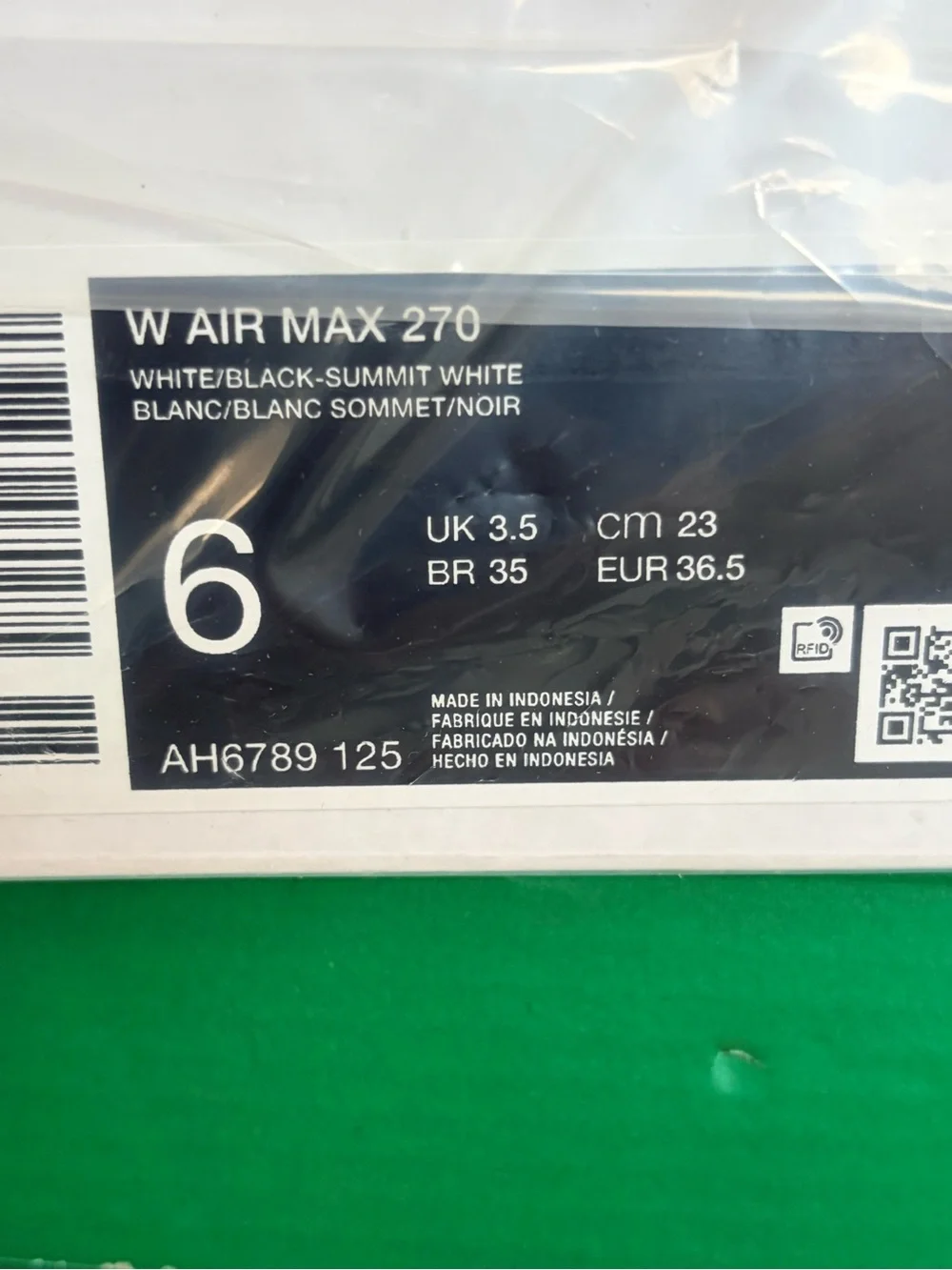 Nike Air Max 270 White and Green Athletic Sneakers NO LID